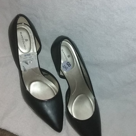 Bandolino Shoes - Side out Pumps